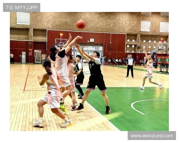 合肥桂冠与福建天信的精彩对决展现篮球魅力与团队精神的巅峰之战 合肥桂冠与福建天信的精彩对决展现篮球魅力与团队精神的巅峰之战